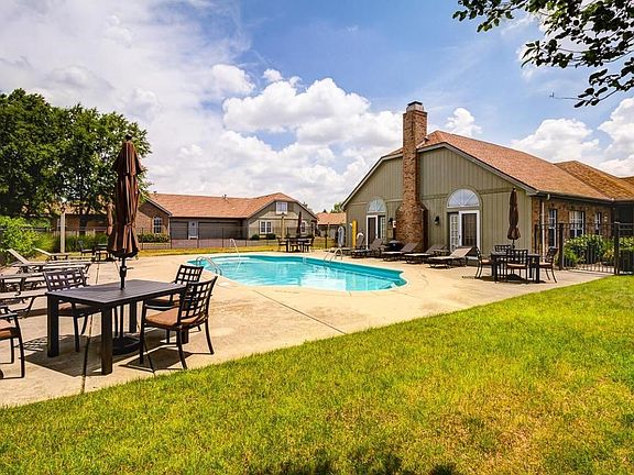 3rd image of 5725 Willow Lake Dr