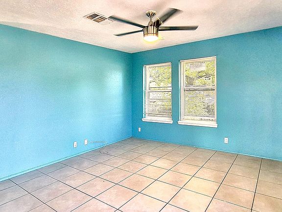 5th image of 4614 Gurley Ave APT 202