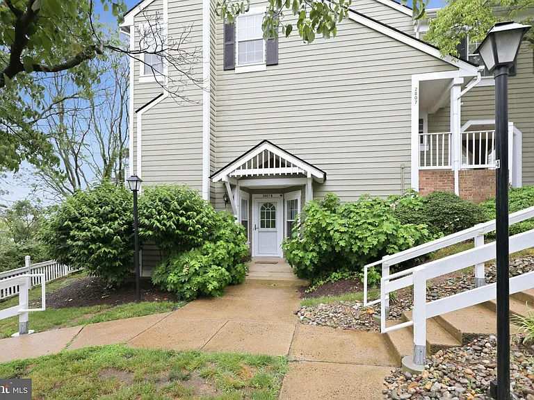 2807 S Woodrow St #B-1 — Photo 1