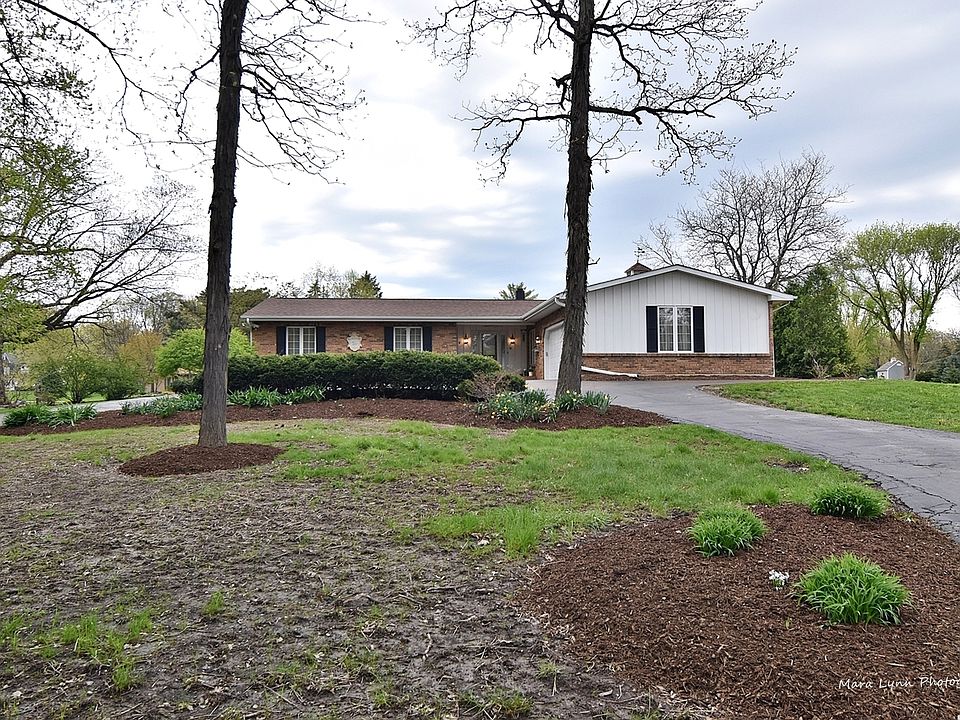 1st image of 2S721 Horseshoe Dr