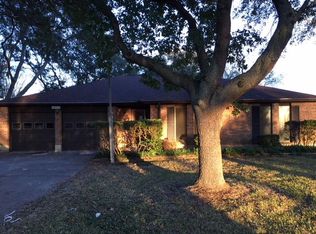 2053 Kelly Dr, Pearland, TX 77581