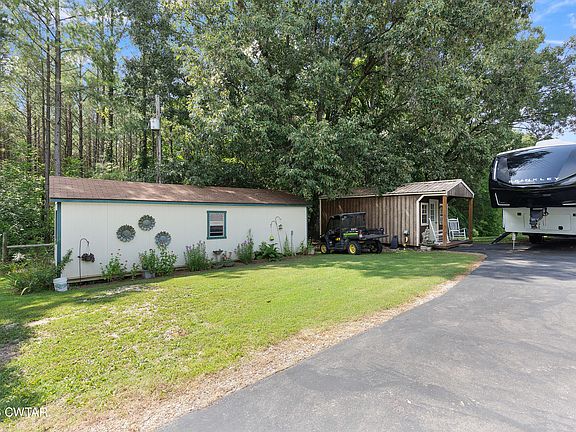 3rd image of 207 Sidney Baird Rd