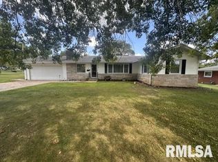 2 Janet Pl, Jacksonville, IL 62650