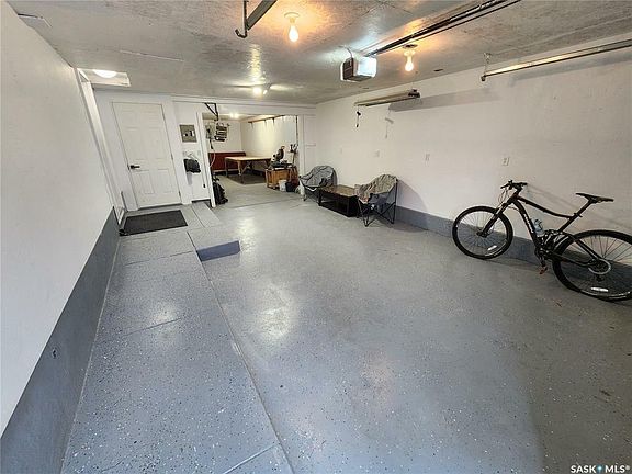 5th image of 532 Elizabeth St