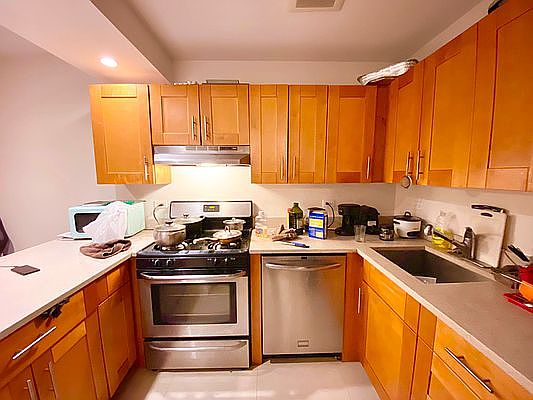 1st image of 2550 Crescent St Ste 2