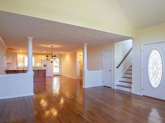 5th image of 16297 Greenevers Ct