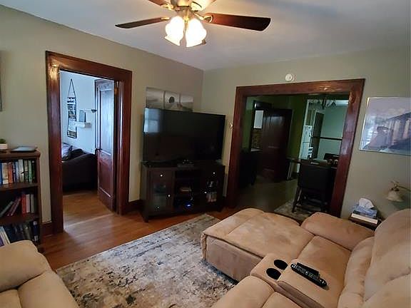 3rd image of 10 Manier Ave