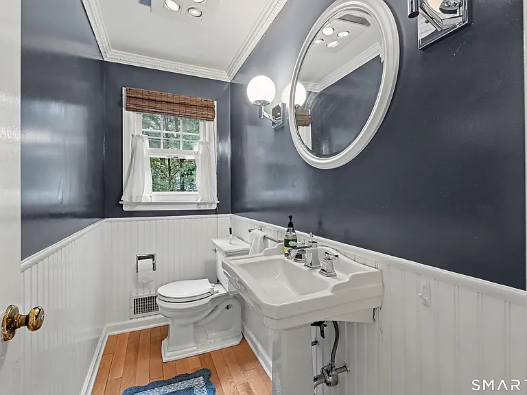 91 Raymond St — Photo 15