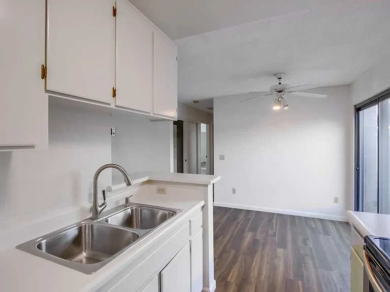 Beautifully Renovated Property perfectly situated between North Park and Normal Heights! — Photo 54