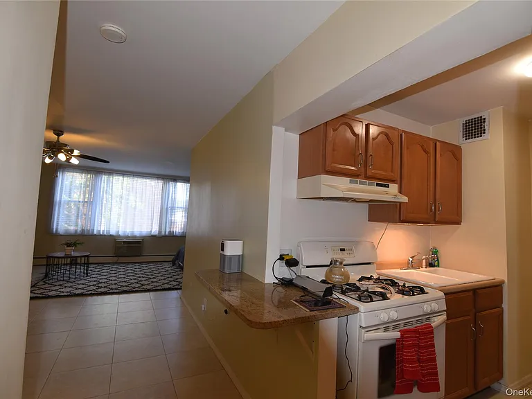 5440 Little Neck Pkwy #1A — Photo 16