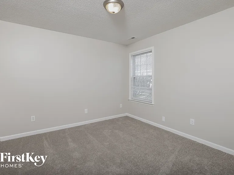 709 Southshore Pkwy — Photo 13