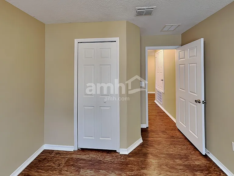 1733 Strathmore Cir — Photo 15