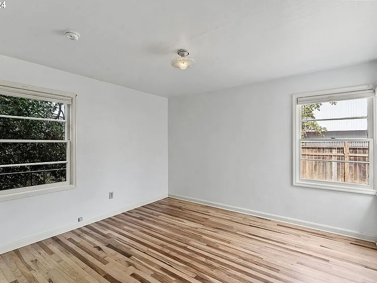 735 E 23rd Ave — Photo 20