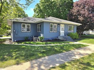 313 Rocksylvania Ave, Iowa Falls, IA 50126