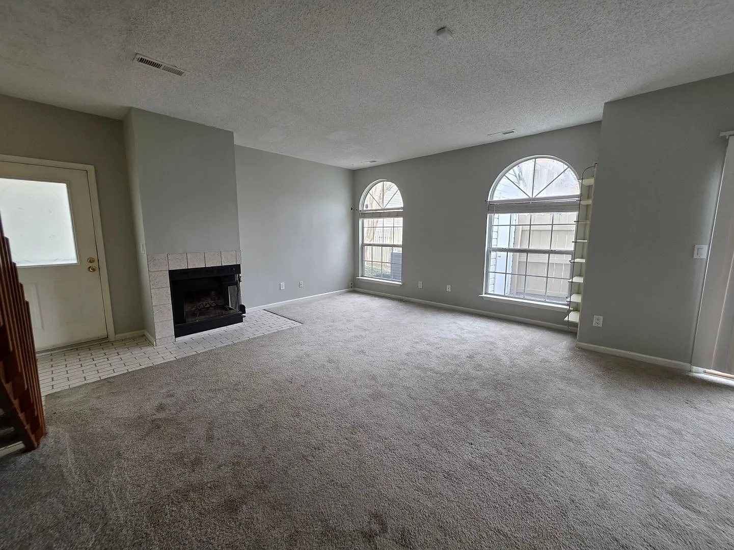 Pembroke Crossing Condos — Photo 4