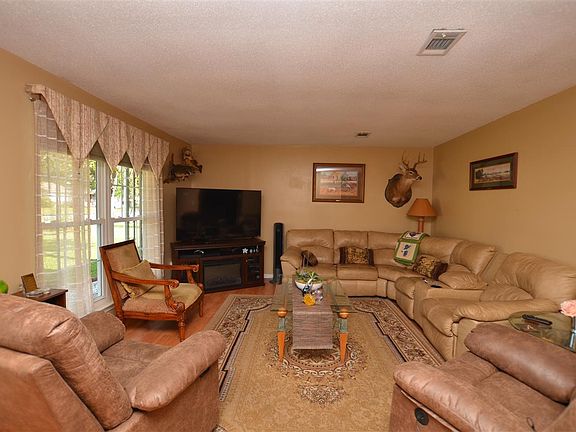 4th image of 8375 Harbour Square Dr