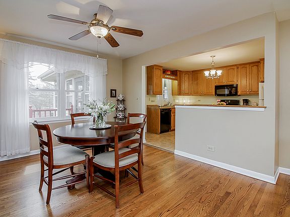 4th image of 409 Burlington Ave