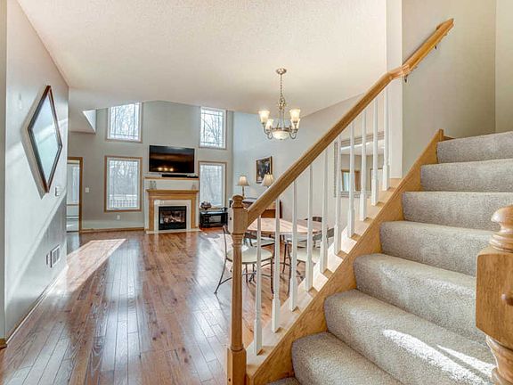 4th image of 525 Sutherland Dr