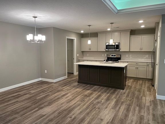4th image of 1105 E Bentley Cir