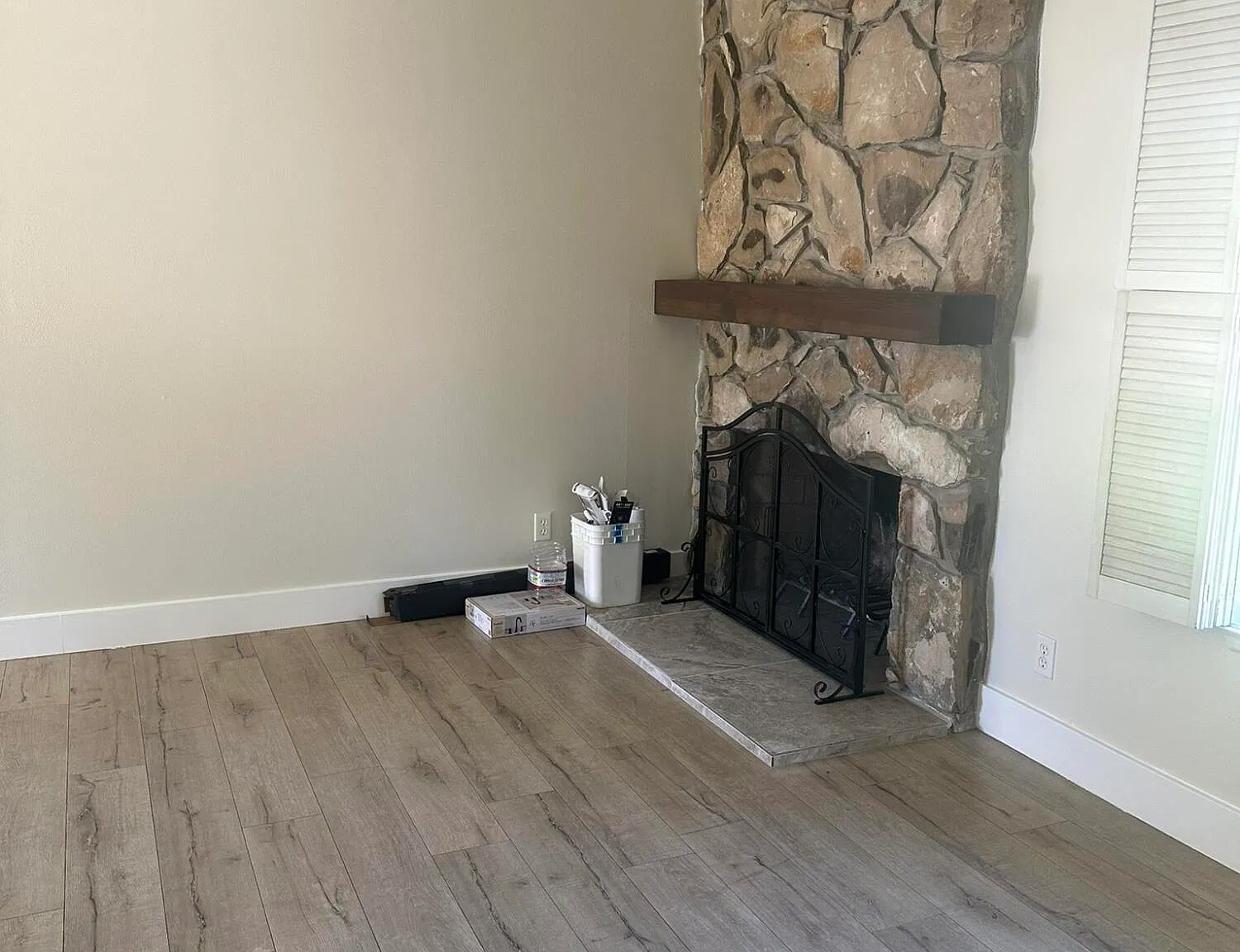 2 bed, 2.0 bath, 1047 sqft, $4,200 — Photo 4
