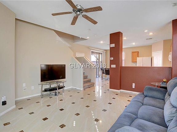 5th image of 26 Snow Pond Ave