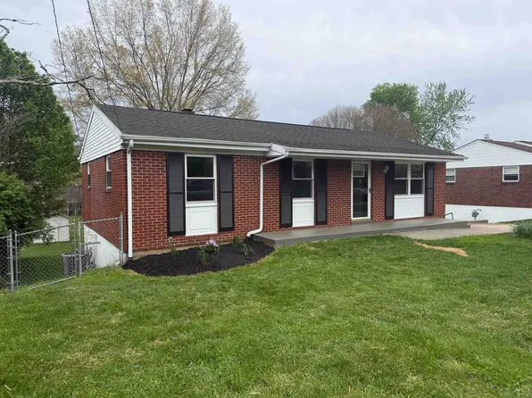 215 Nedra Dr, Barboursville, WV 25504