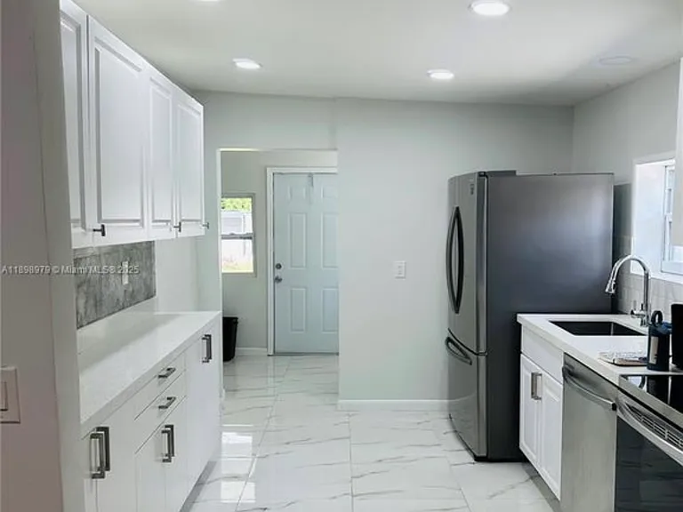 17926 SW 104th Ave — Photo 5