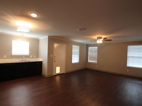 4th image of 2528-2532 Westminster Dr