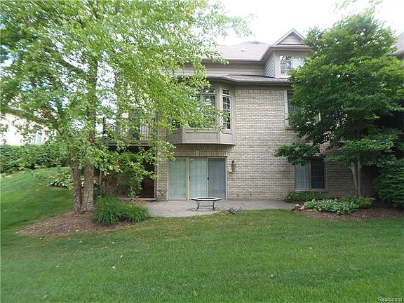 3rd image of 6422 Enclave Dr #1