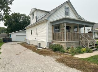 110 W 1st St, Wilton, IA 52778