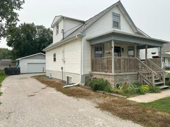110 W 1st St, Wilton, IA 52778