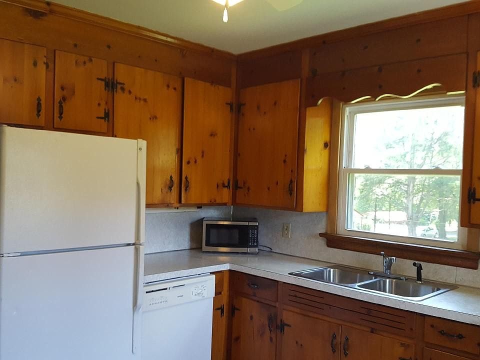 1st image of 168 Linden St