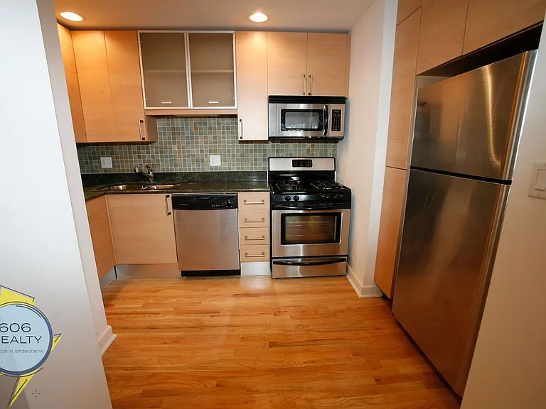 6954 N Greenview Ave — Photo 34