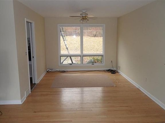 5th image of 713 Redwood Ln
