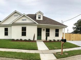 2217 Culotta St, Chalmette, LA 70043