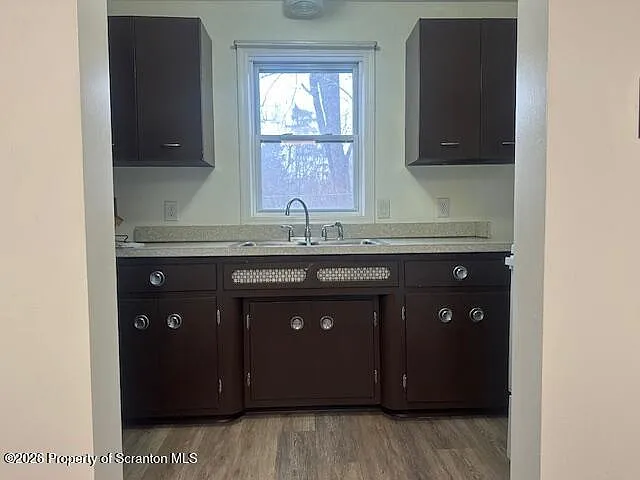 3 bed, 1.0 bath, 1191 sqft, $1,450 — Photo 3