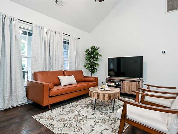 5th image of 398 Arch Street