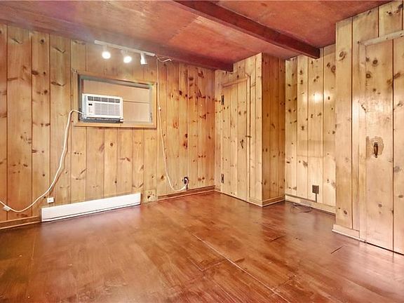 5th image of 110 Lake View Ln