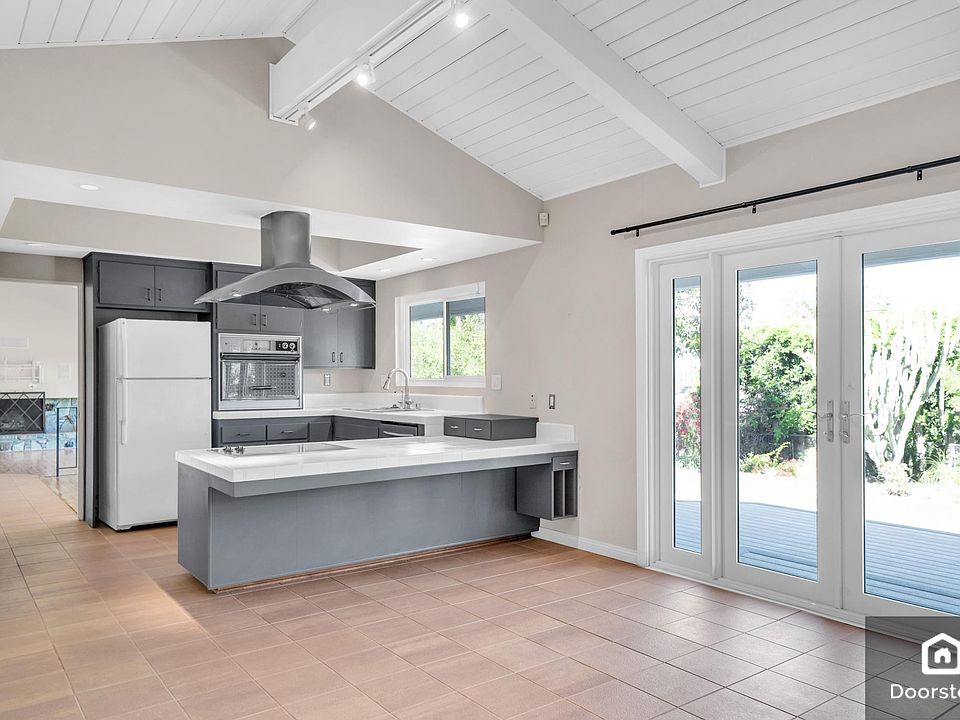 1st image of 15115 Los Altos Dr