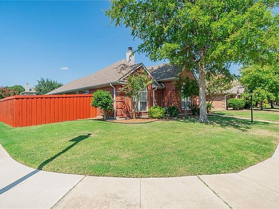 3rd image of 1308 Woodmoor Dr