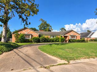 3590 Brentwood Dr, Beaumont, TX 77706