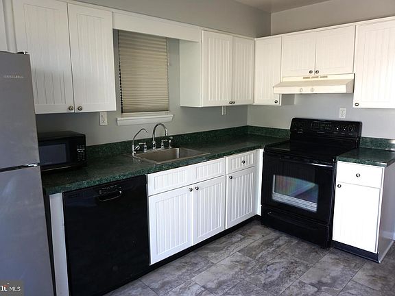 2nd image of 702 Londontown Rd