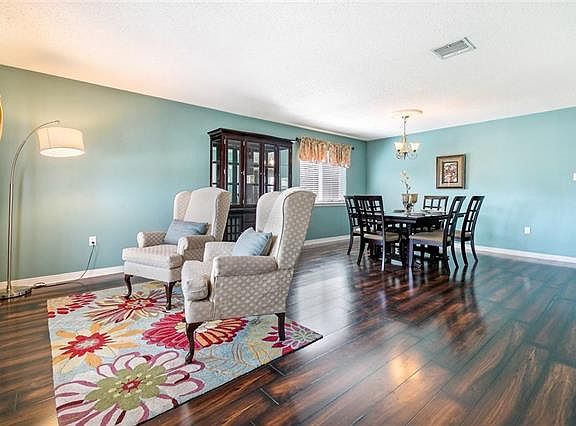 2nd image of 44 Marigold Ln