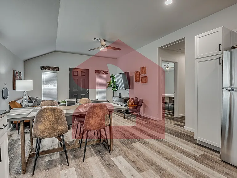 208 E Mosier St — Photo 30