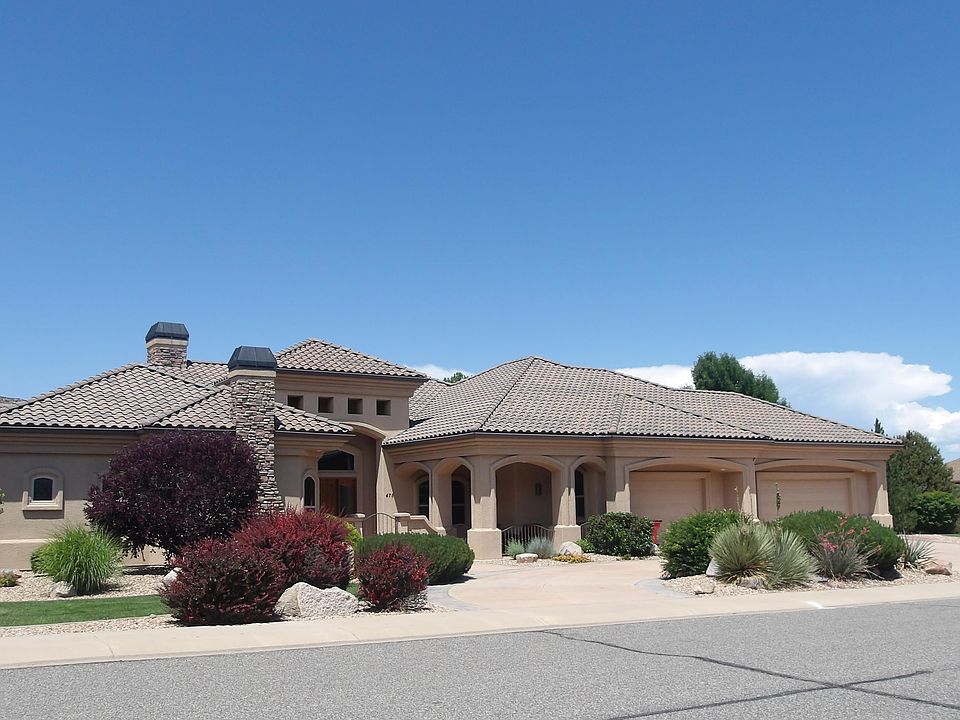 1st image of 475 Escondido Cir