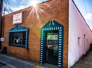 1221 Leone Ln, Dunbar, WV 25064