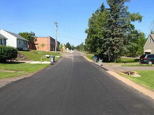 2nd image of 2340 Ensign St