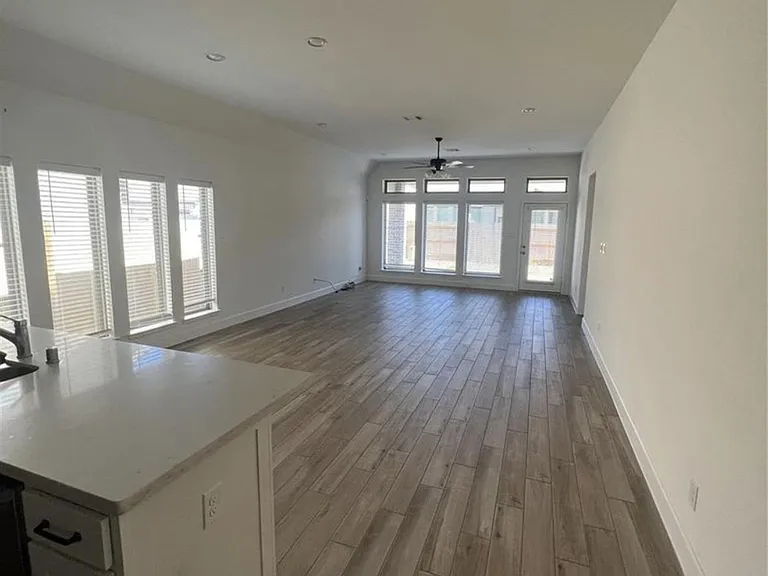 7206 Cordgrass Prairie Ln — Photo 2