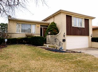 7953 Foster St, Morton Grove, IL 60053