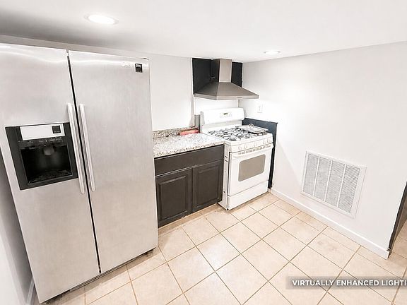 4th image of 1423 E Main St